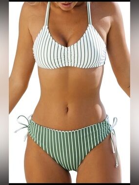 CUPSHE Women's Bikini Swimsuit
Striped Reversible Bottom Lace Up